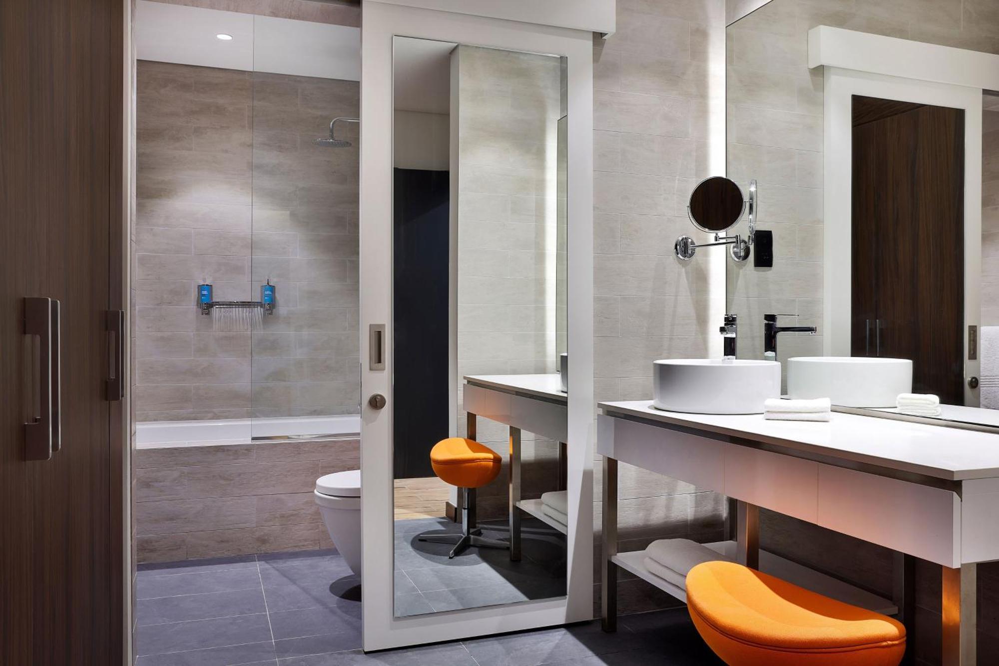 Aloft Dubai Airport Hotel Bagian luar foto