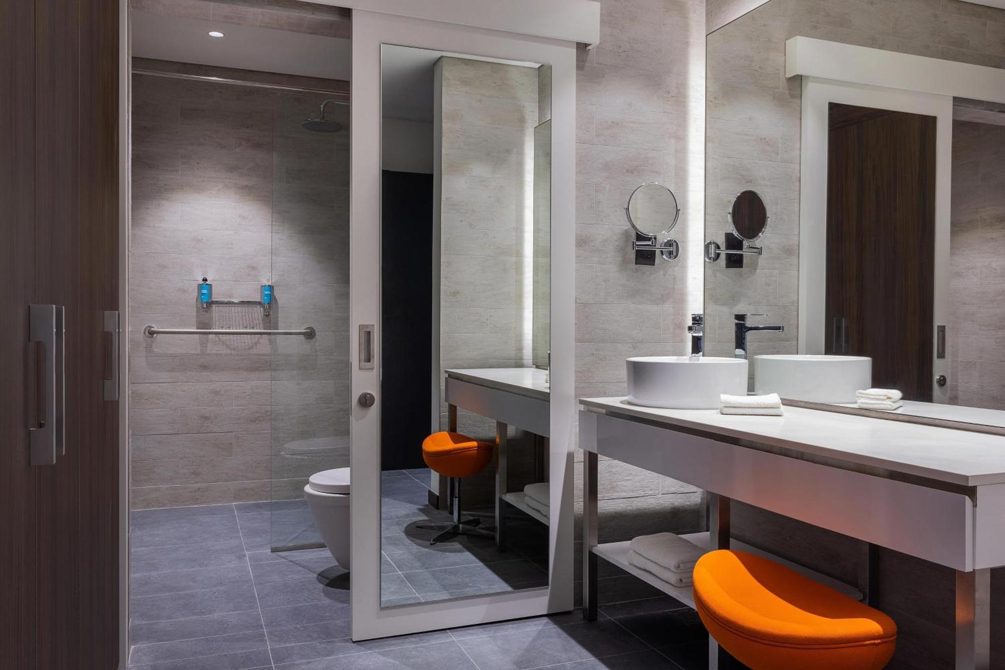 Aloft Dubai Airport Hotel Bagian luar foto
